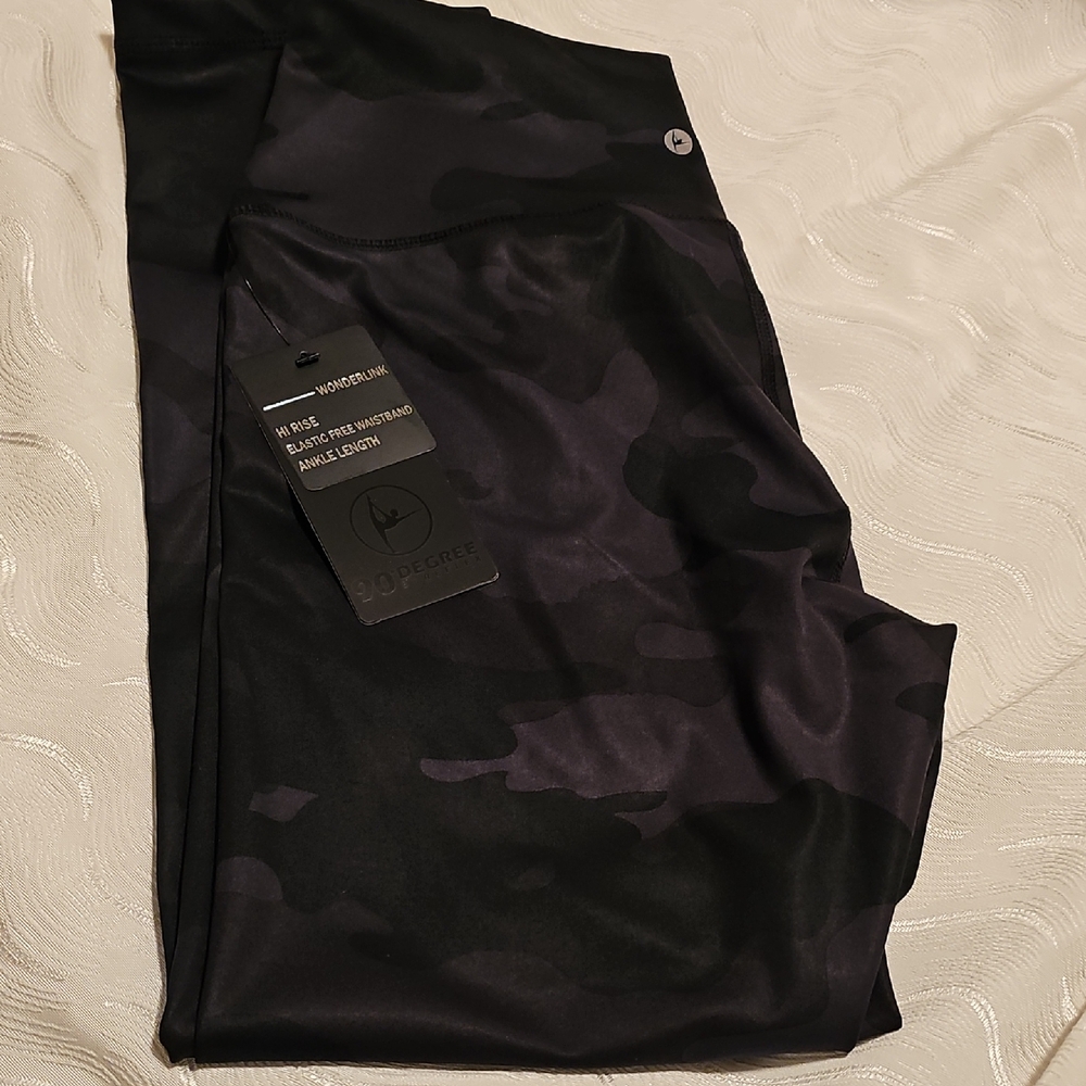 90 Degree By Reflex Dark Camouflage Ankle Length Legging